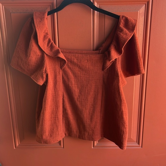 Crosshatch Ruffled Top - Picture 4 of 5